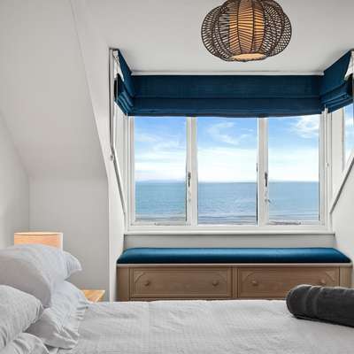 Penrose - Beach House with Direct Beach Access