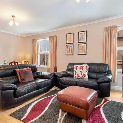 Arcadia House - Lovely Apartment, Close to Beaches, Harbour and Town Centre