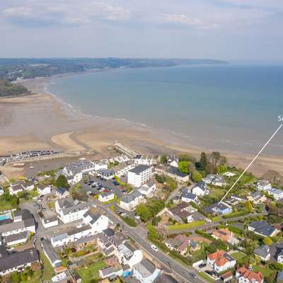 Sunningdale - Beach House, Sea Views, Parking