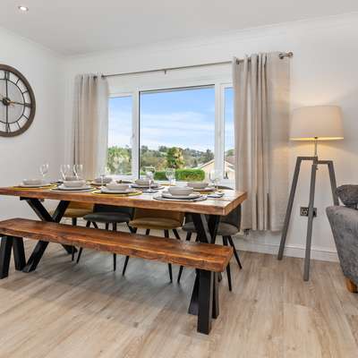 Treetops - Modern Cottage, Close to Beach - Modern Cottage, Close to Beach