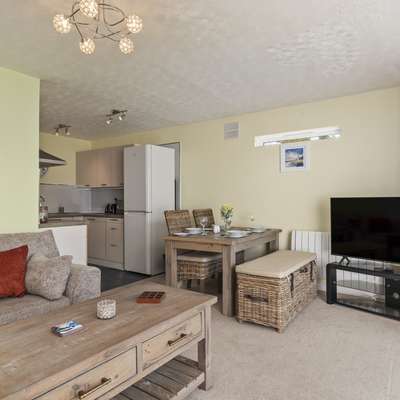 Harbour Reach - Short walk from beach and village, parking