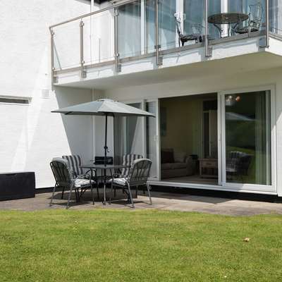 Harbour Reach - Short walk from beach and village, parking