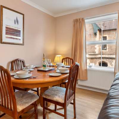 Arcadia House - Lovely Apartment, Close to Beaches, Harbour and Town Centre