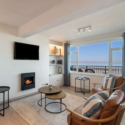 Sea View Apartment - Sea Front Apartment with Views