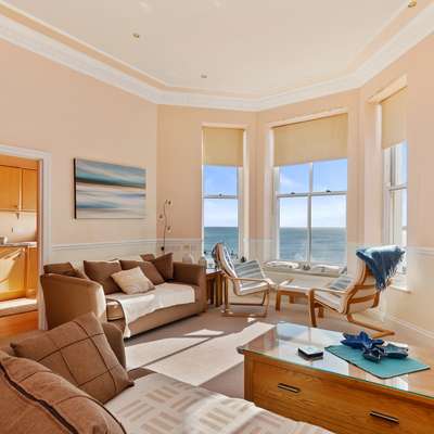 7 South Beach - Steps From the Beach, Sea Views - Sea Front Apartment with Spectacular Sea Views