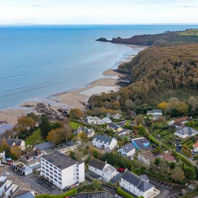 Monkstone Court - Close to village and beach