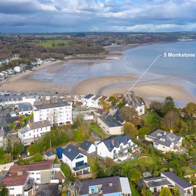 Monkstone Court - Close to village and beach