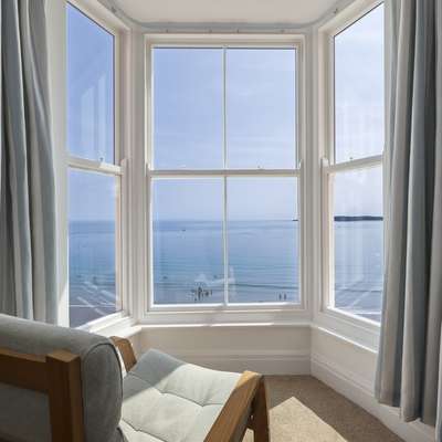 5 Paragon Court - Sea Front Apartment