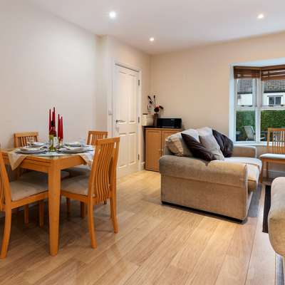 Park Place Court - Close to Beach with Parking - Close to Town Centre and Beach