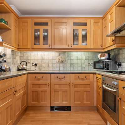 Arcadia House - Lovely Apartment, Close to Beaches, Harbour and Town Centre
