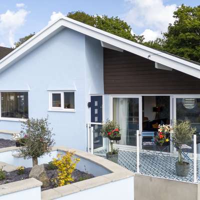 Bay View Cottage - Close to Village and Beach, Luxurious