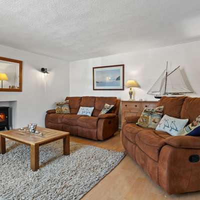 Strand Cottage - Saundersfoot property, direct beach access