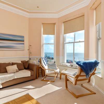 7 South Beach - Steps From the Beach, Sea Views - Sea Front Apartment with Spectacular Sea Views