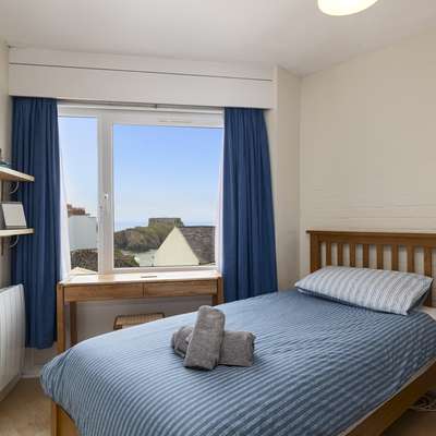 St Mary's Seaview - Within walled town and close to beach