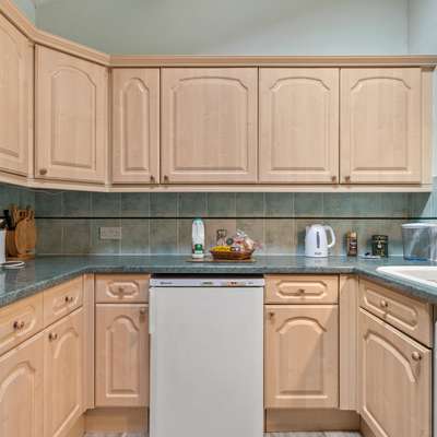 The Hollies - Short Walk to Beach, Peaceful Location, Parking