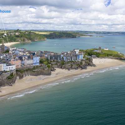 8 Paragon Court - Penthouse, Sea Views