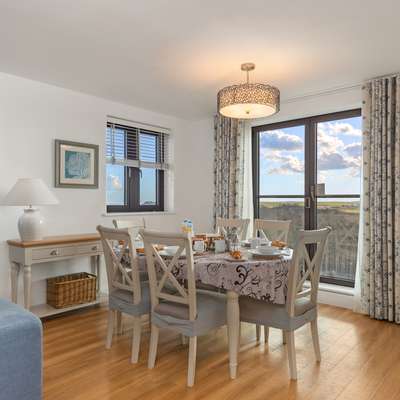 Apartment 8 Waterstone House - Luxury Apartment, Sea Views, Pet Friendly - Luxury Apartment, Sea Views, Pet Friendly