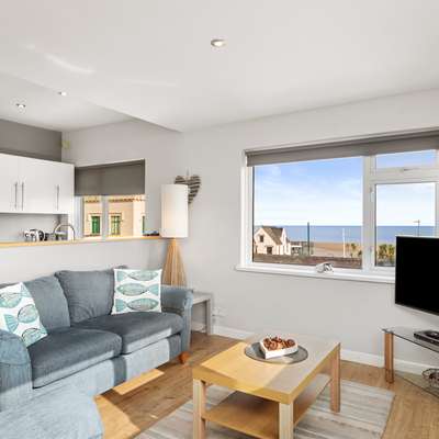 The Bay Apartment - Beautiful sea views, Central