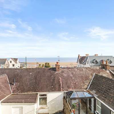 The Bay Apartment - Beautiful sea views, Central