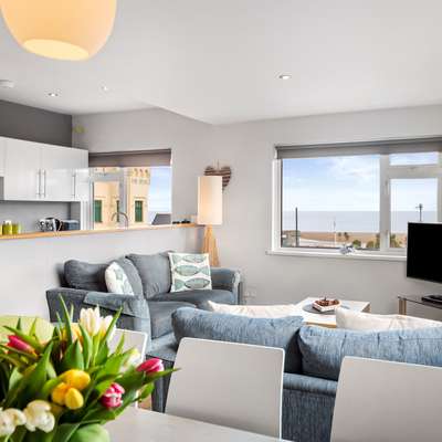 The Bay Apartment - Beautiful sea views, Central