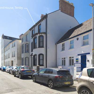 2 Bedford House - Close to Town and Seafront