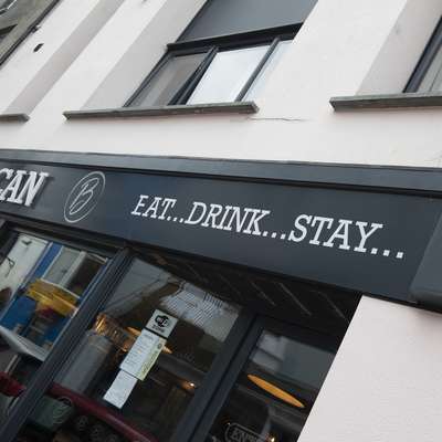 Billycan Penthouse - Tenby town, close to beaches and shops