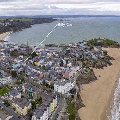 Billycan Penthouse - Tenby town, close to beaches and shops