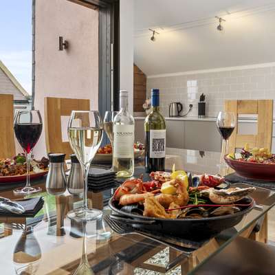 Billycan Penthouse - Tenby town, close to beaches and shops