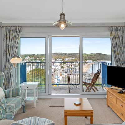 Brynawelon - Wonderful Sea and Harbour Views