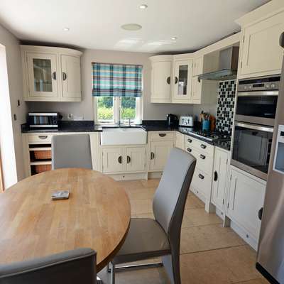 Priory Cottage - Luxury Cottage, Near to Beach - kitchen 1