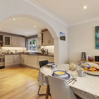 Daisy Cottage - St Florence, Parking,