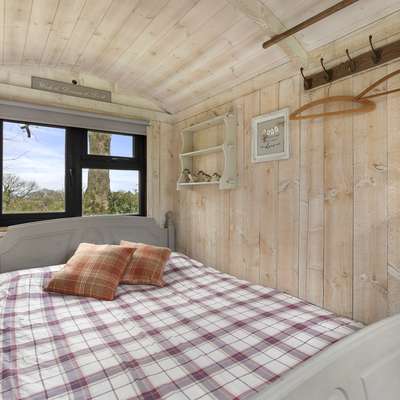 Foxes Walk - Rural Views, Rustic Charm