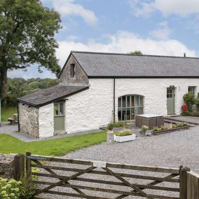 Foxes Walk - Rural Views, Rustic Charm