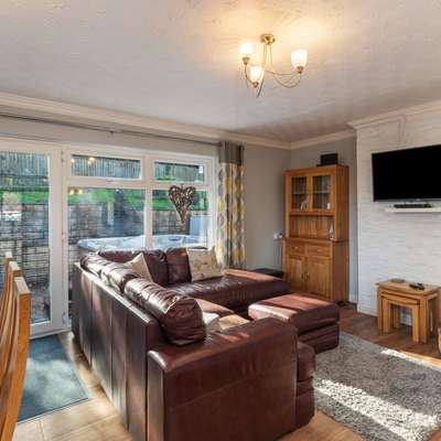Hazelglade Cottage - Hot Tub and Games Room - Cottage with Hot Tub, Games Room, Pet Friendly