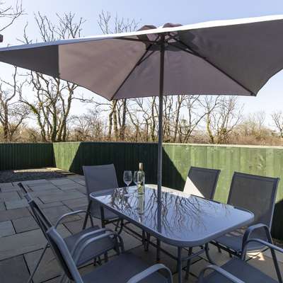 Honeyfield Lodge - Rural Views, Close to beaches