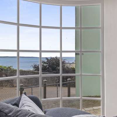 Tenby Harbour View - Heart of Tenby, Sea Views