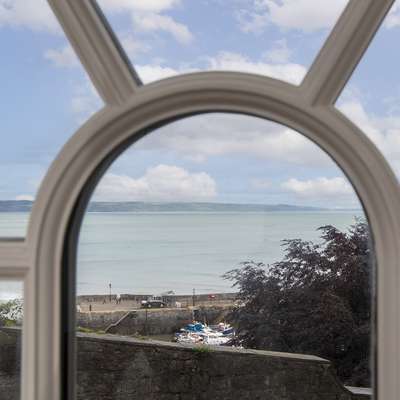 Tenby Harbour View - Heart of Tenby, Sea Views