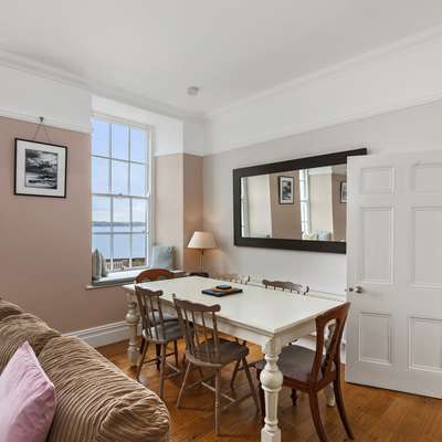 Laston Garden Apartment - Sea Views, Large Sea Front Terrace