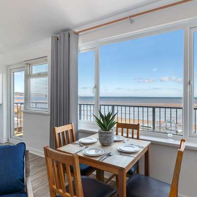 Mermaid Apartment - Sea Front Apartment with Views - Sea front apartment with views