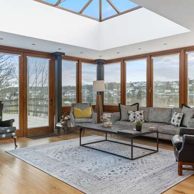 Oaktree Lodge - hot tub, sea views, luxury cottage, Log Burner