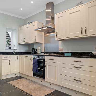 Penalun House - Beautiful Sea Views - Short walk to beach