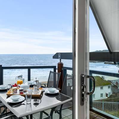 Schooner House - Panoramic Sea Views and Parking - Schooner House - Panoramic Sea Views and Parking