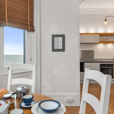 Spinnaker - Close to Town, Sea Views - Close to Town with sea views