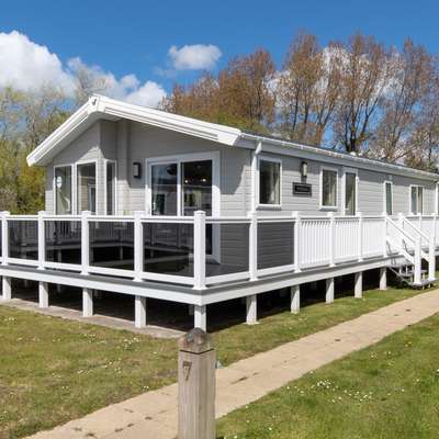 St Mary's View - Luxury Lodge, Close to Beach - Luxury Lodge, Short Walk to Beach, Parking