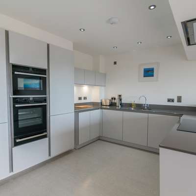 Apartment 3 Waterstone House - Sea Front Apartment, Hot Tub - kitchen