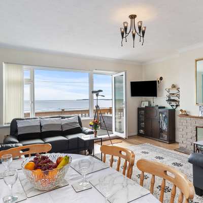 Temple Bar Apartment - Sea Front Views - Sea Front Views