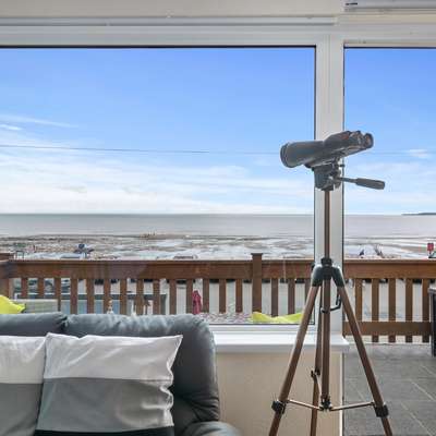 Temple Bar Apartment - Sea Front Views - Sea Front Views