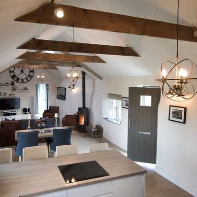 The Blacksmiths - Luxury Cottage, Country Views - open plan
