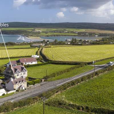 The Gables - Sea Views, Rustic, Country Charm