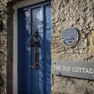 The Old Cottage - Central Location, Near the Beach